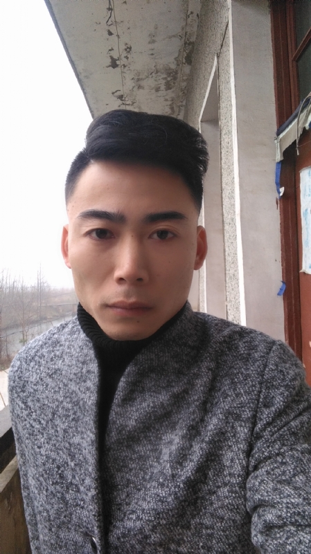 谁伴我闯荡的第一张照片--武汉闪婚服务中心