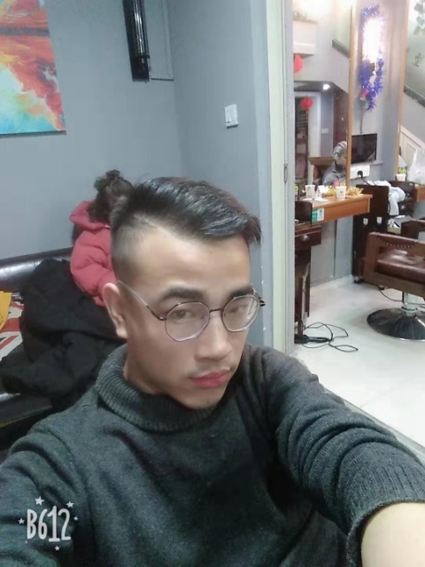 土豆的忧伤的第一张照片--武汉闪婚服务中心