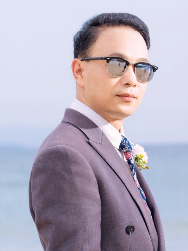 一恋*一世的第一张照片--武汉闪婚服务中心