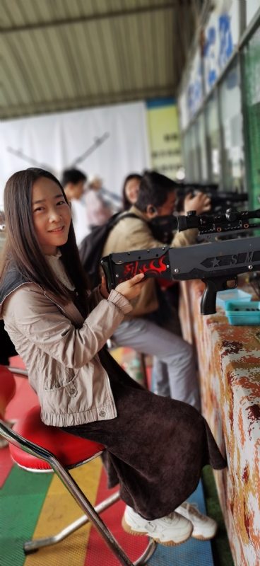 颜如玉的第一张照片--武汉闪婚服务中心